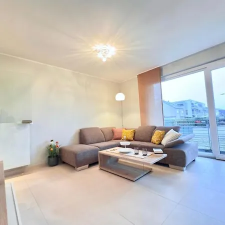 Apartment Bright 2br Flat W Free Parking&outdoor Space *