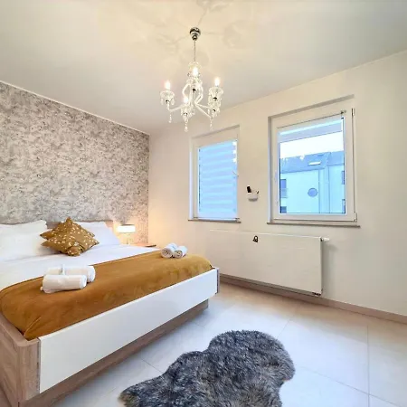 Apartment Bright 2br Flat W Free Parking&outdoor Space Mamer