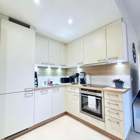 Bright 2br Flat W Free Parking&outdoor Space Apartment Mamer