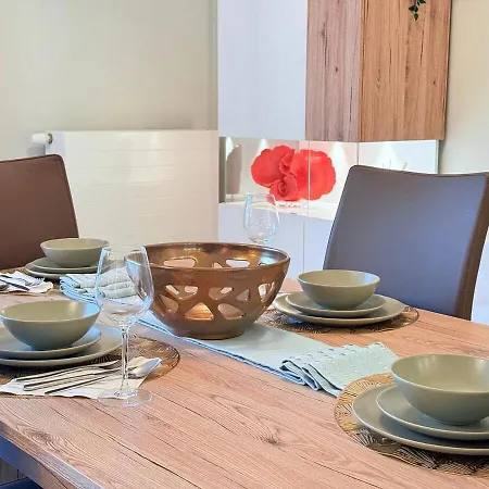 Bright 2br Flat W Free Parking&outdoor Space * Mamer